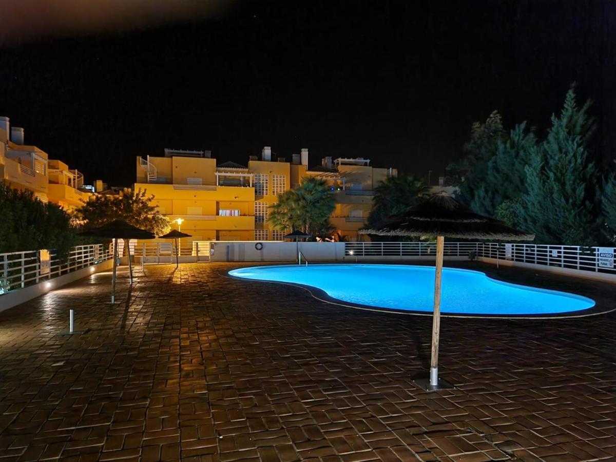 Marinho - 2 Bedroom 2 Bathroom Ground Floor Apartment With Communal Pool And Gardens Conceição 외부 사진
