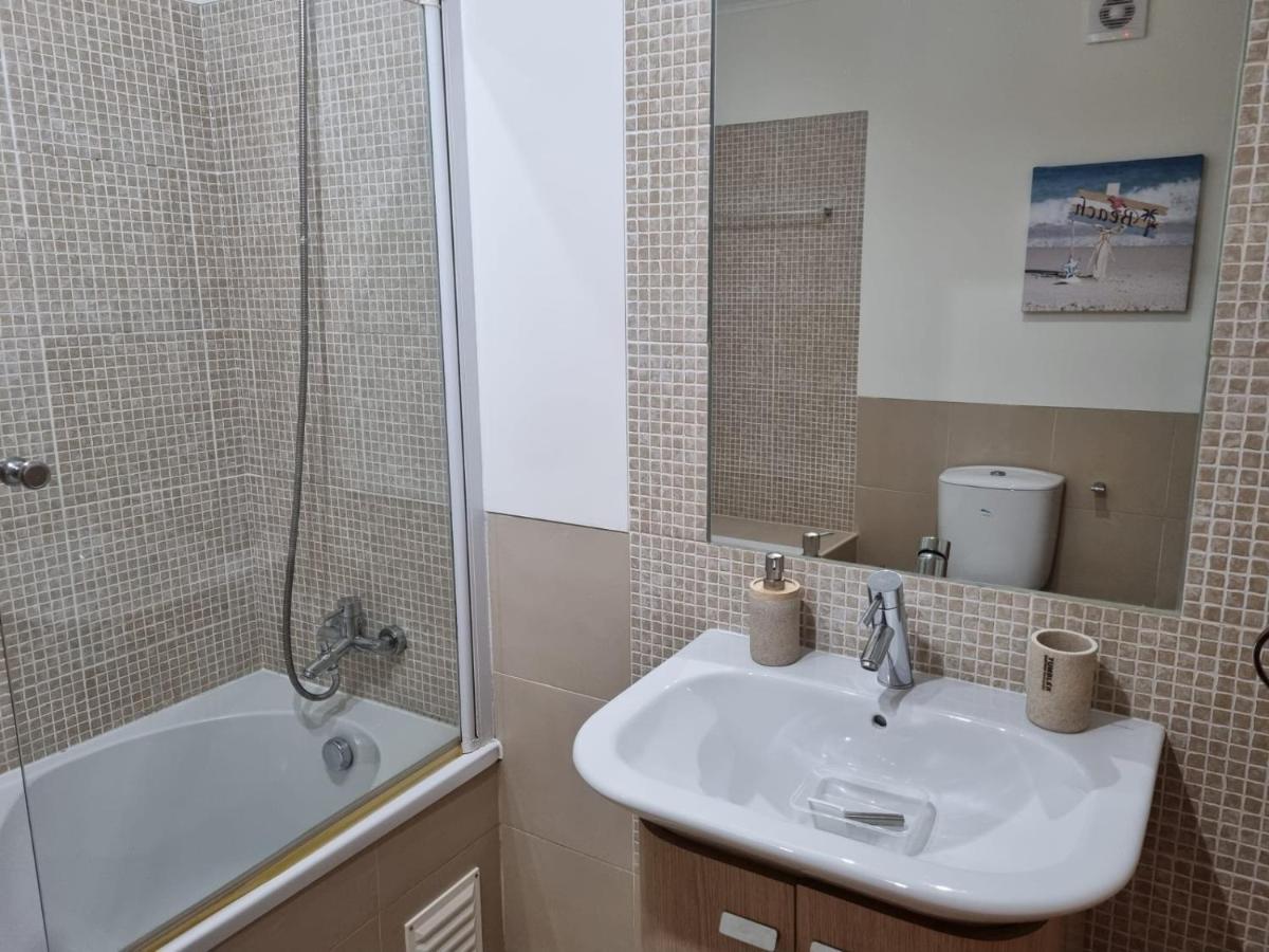 Marinho - 2 Bedroom 2 Bathroom Ground Floor Apartment With Communal Pool And Gardens Conceição 외부 사진