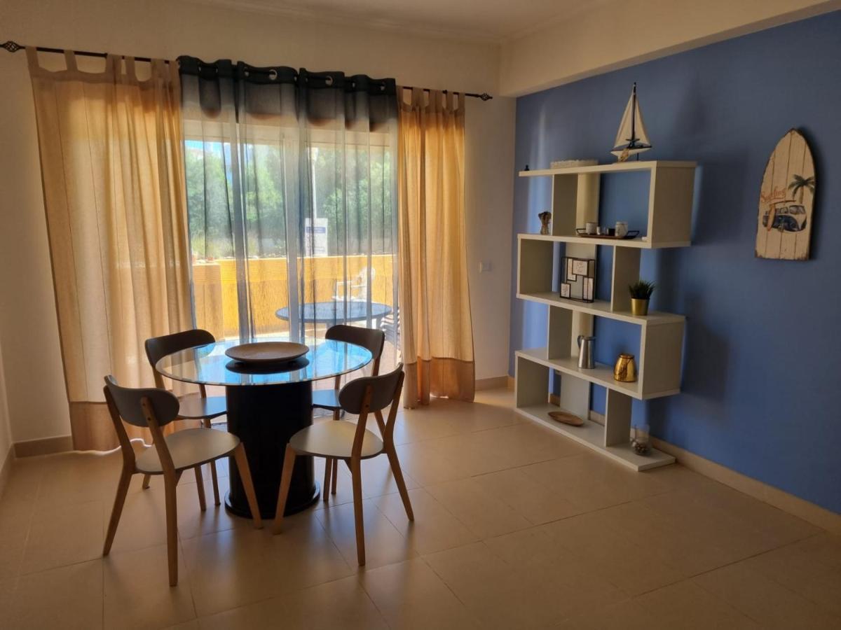 Marinho - 2 Bedroom 2 Bathroom Ground Floor Apartment With Communal Pool And Gardens Conceição 외부 사진